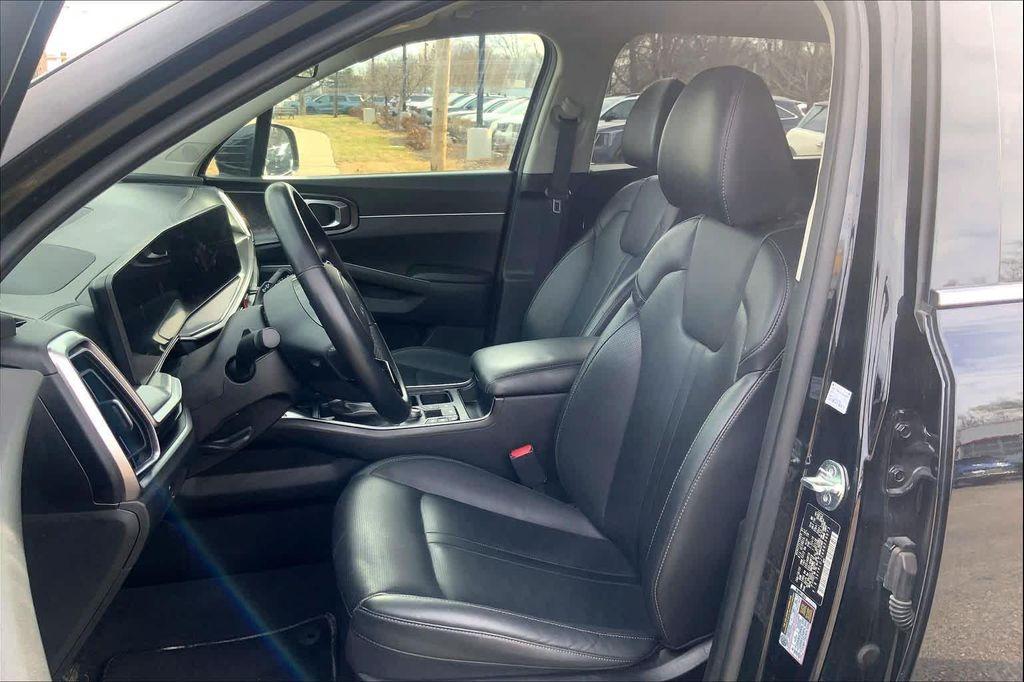 used 2024 Kia Sorento car, priced at $25,564