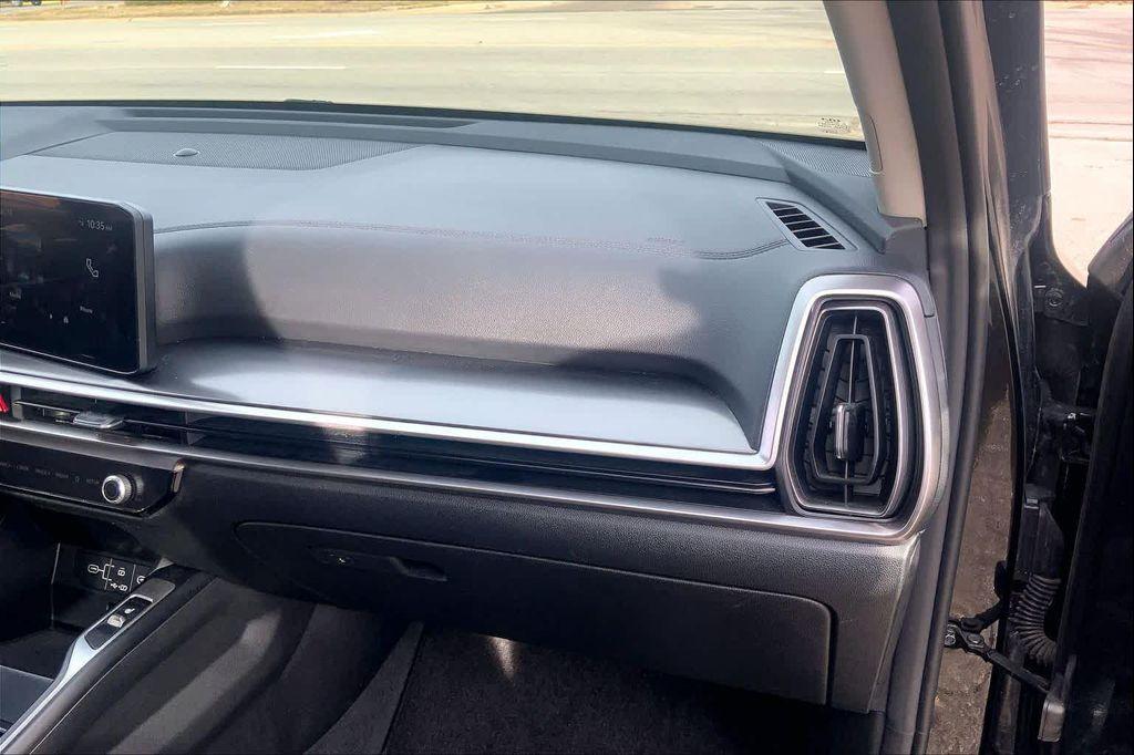 used 2024 Kia Sorento car, priced at $25,564