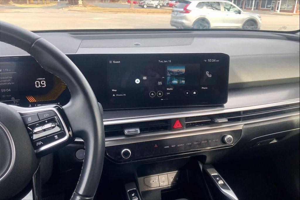 used 2024 Kia Sorento car, priced at $25,564