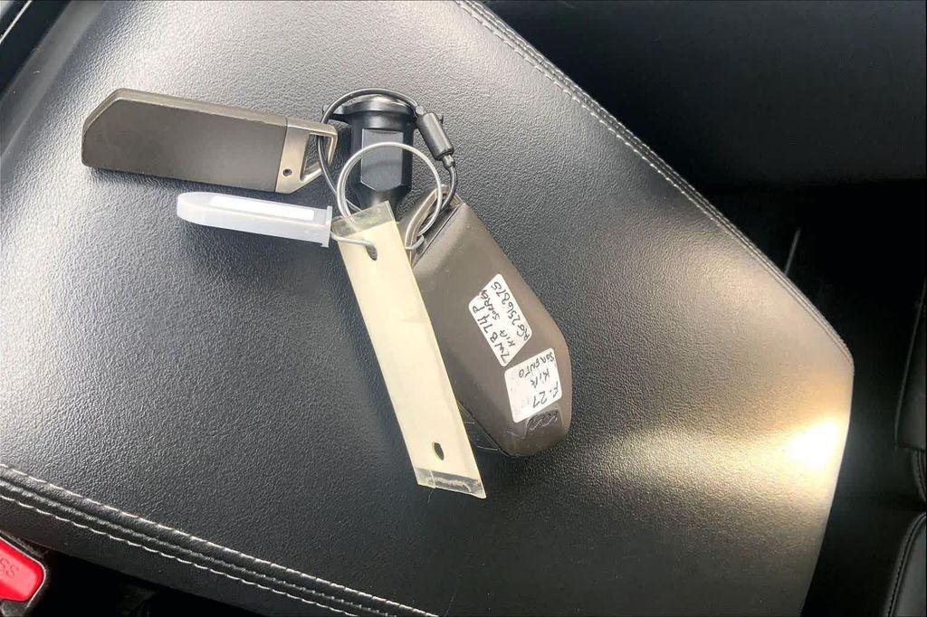 used 2024 Kia Sorento car, priced at $25,564