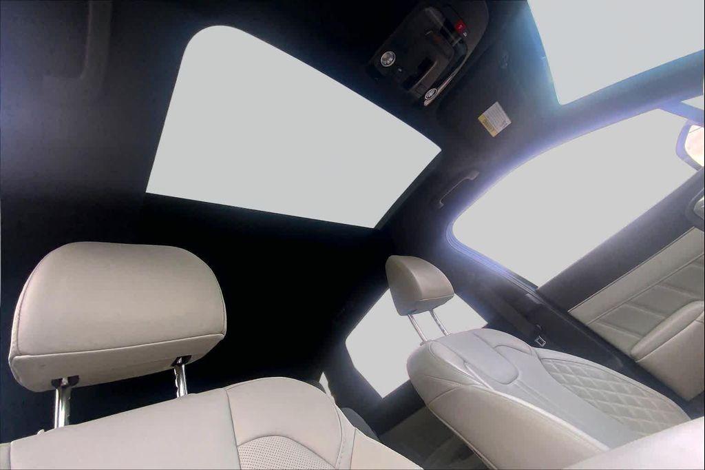 used 2025 Kia Sorento Hybrid car, priced at $38,569