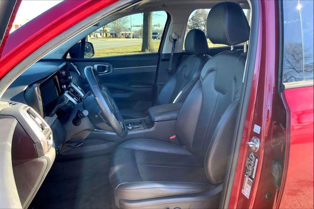 used 2023 Kia Sorento car, priced at $27,429