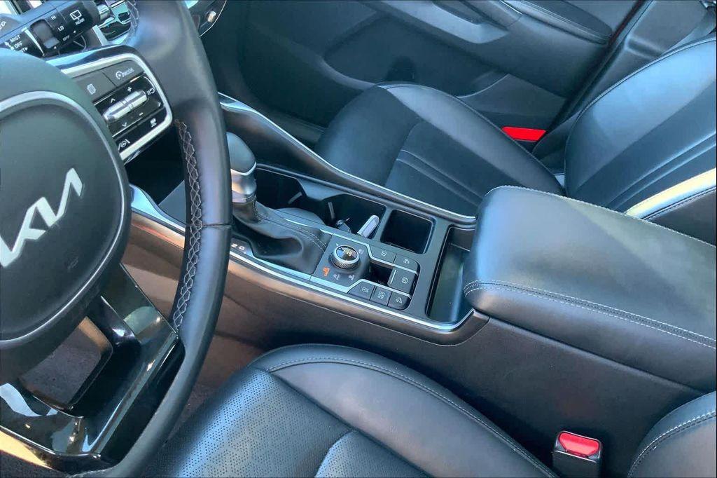 used 2023 Kia Sorento car, priced at $27,429