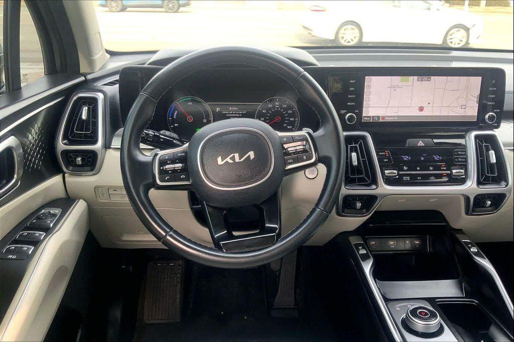 used 2023 Kia Sorento Hybrid car, priced at $23,912