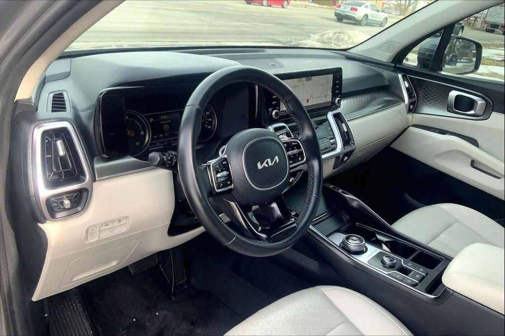 used 2023 Kia Sorento Hybrid car, priced at $23,912