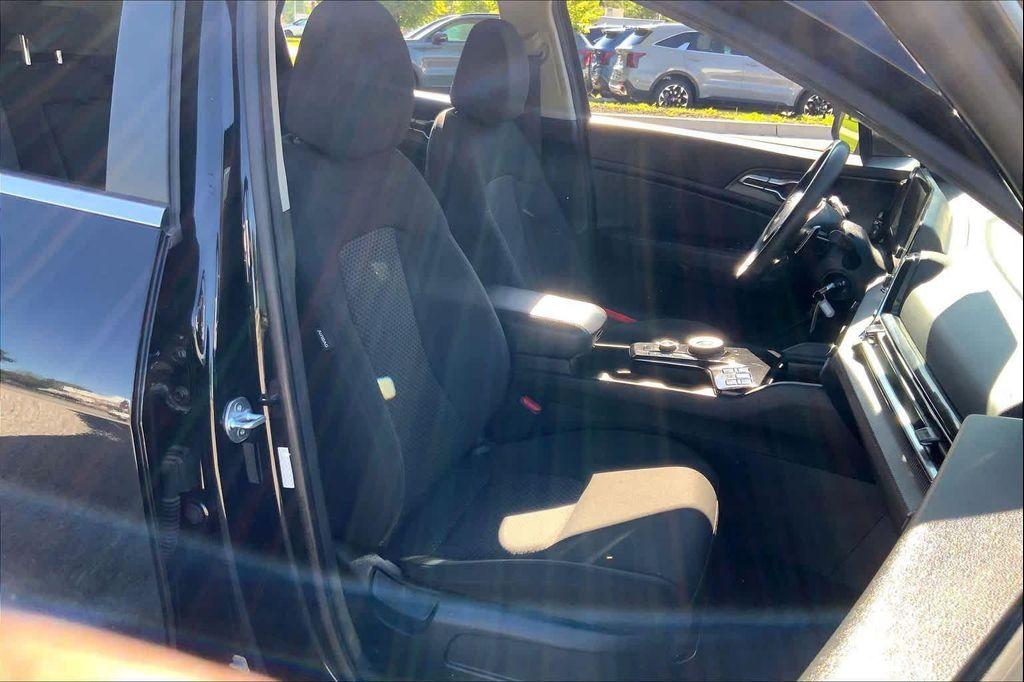 used 2023 Kia Sportage Hybrid car, priced at $22,402