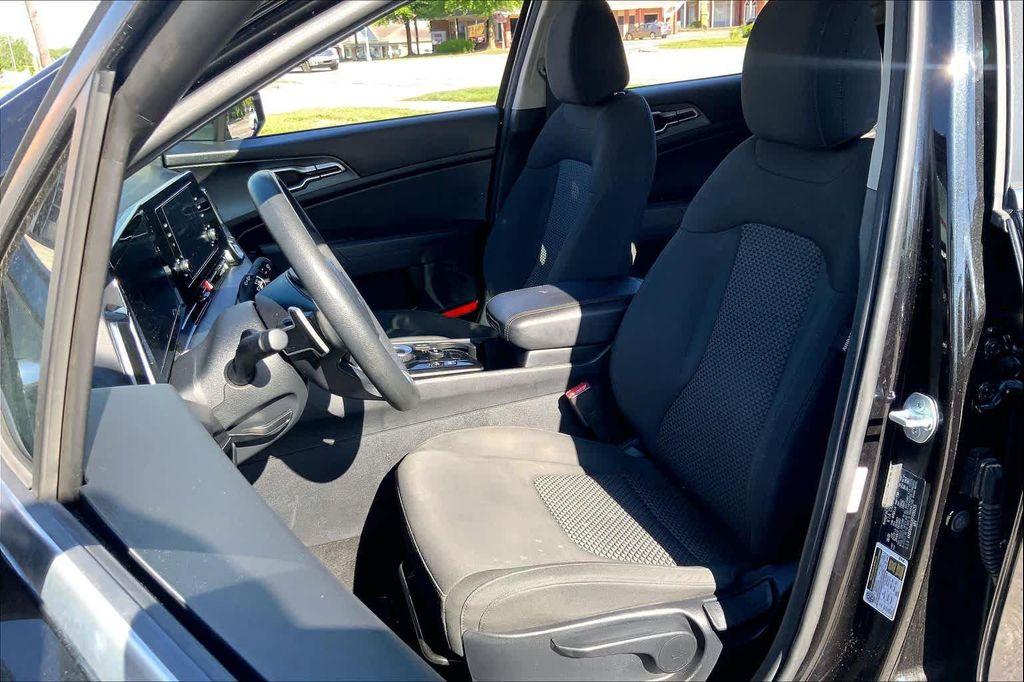 used 2023 Kia Sportage Hybrid car, priced at $22,402