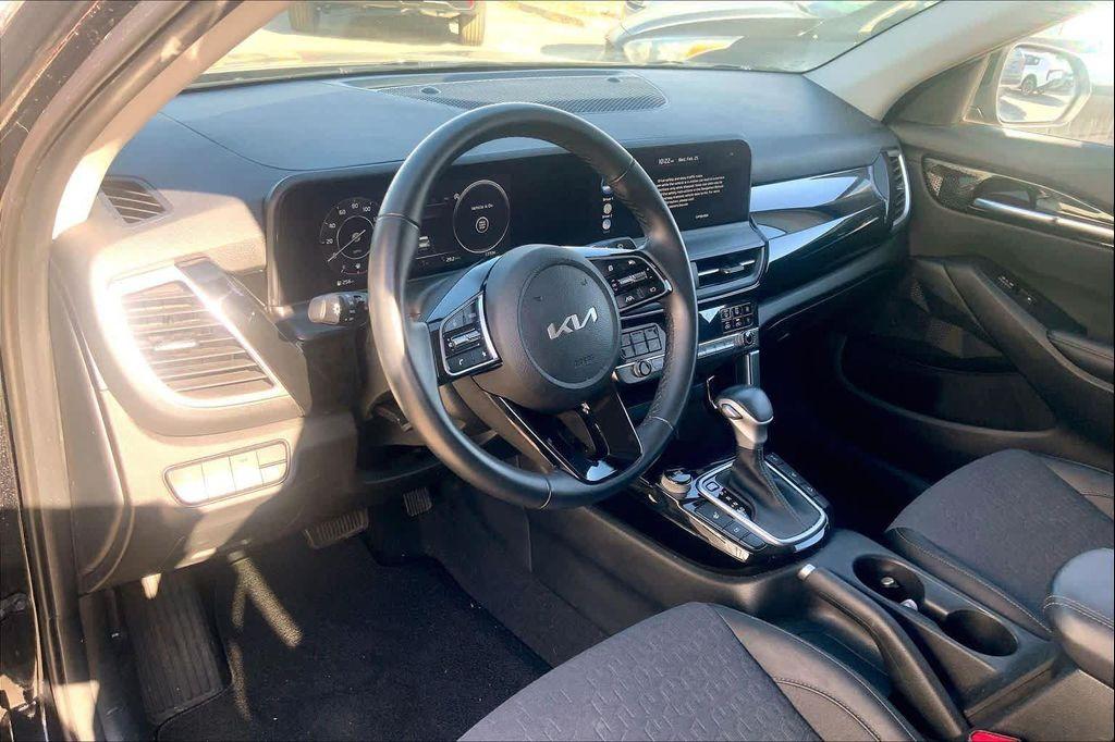 used 2024 Kia Seltos car, priced at $22,955