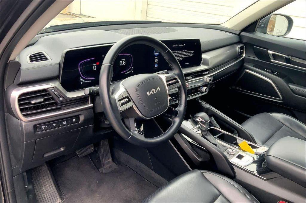 used 2025 Kia Telluride car, priced at $38,922