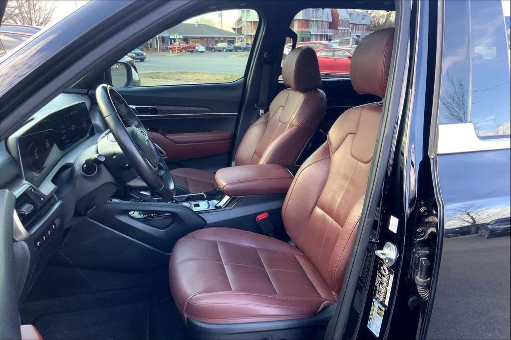 used 2023 Kia Telluride car, priced at $32,436