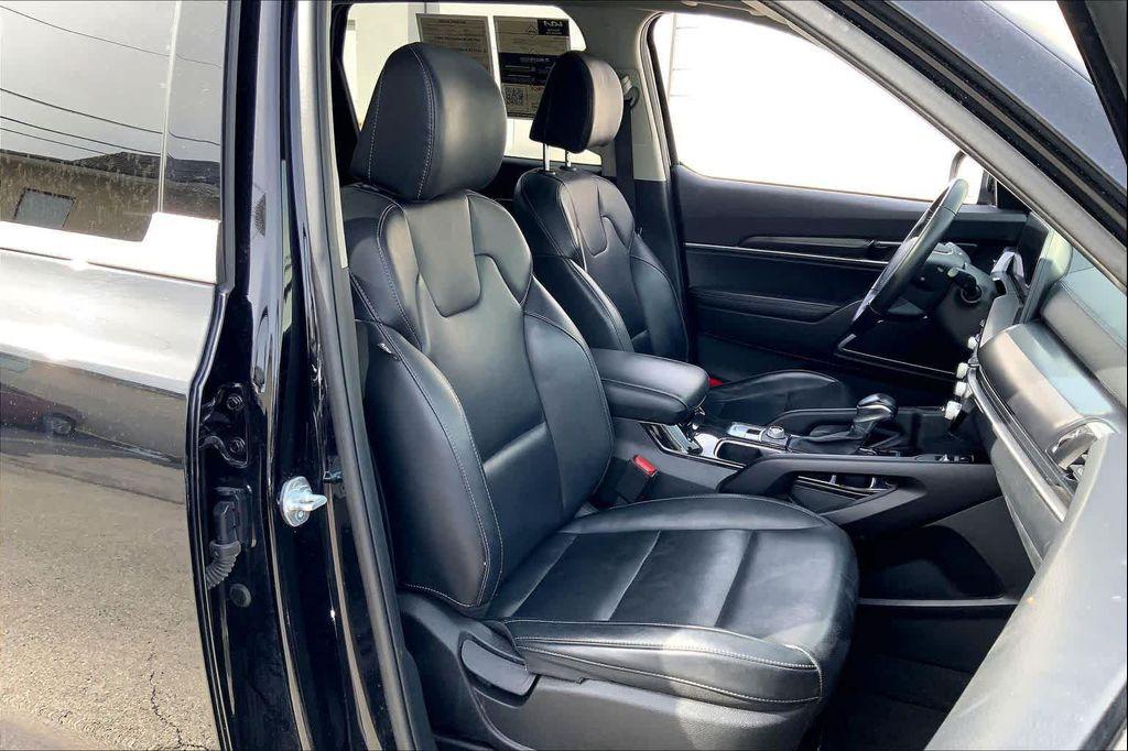 used 2024 Kia Telluride car, priced at $32,438