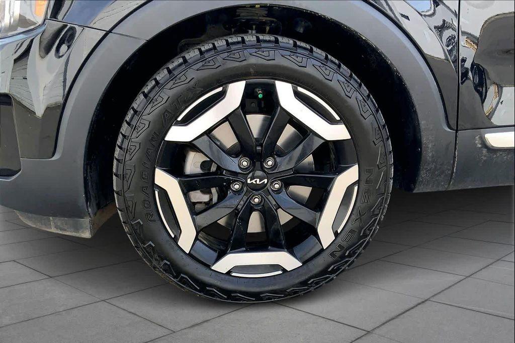 used 2024 Kia Telluride car, priced at $32,438