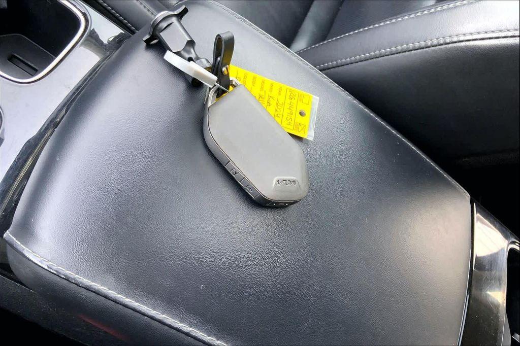 used 2024 Kia Telluride car, priced at $32,438