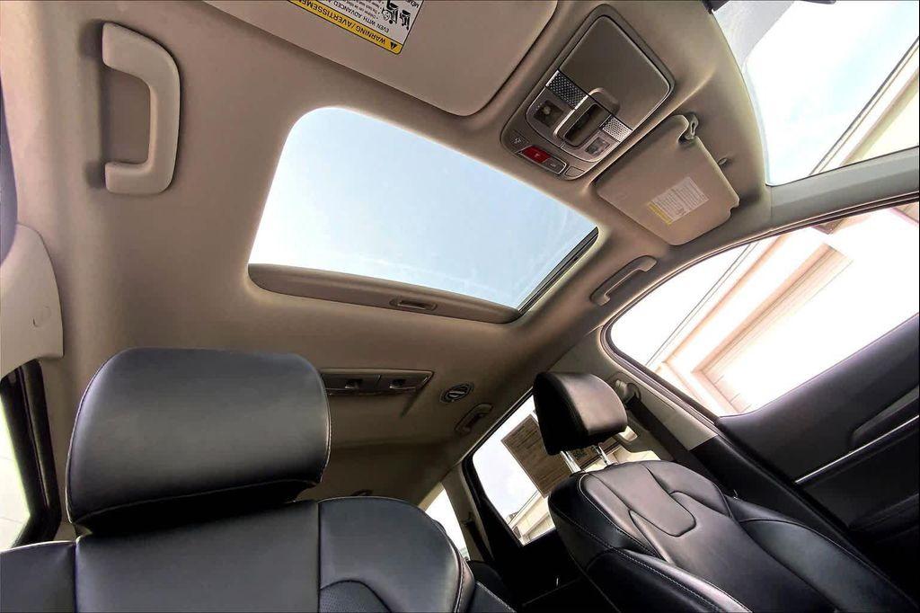 used 2024 Kia Telluride car, priced at $32,438