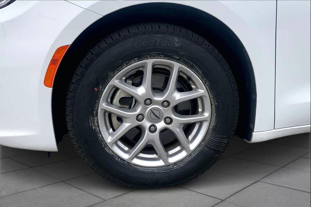 used 2023 Chrysler Pacifica car, priced at $24,104