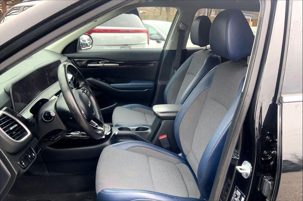 used 2024 Kia Seltos car, priced at $22,498