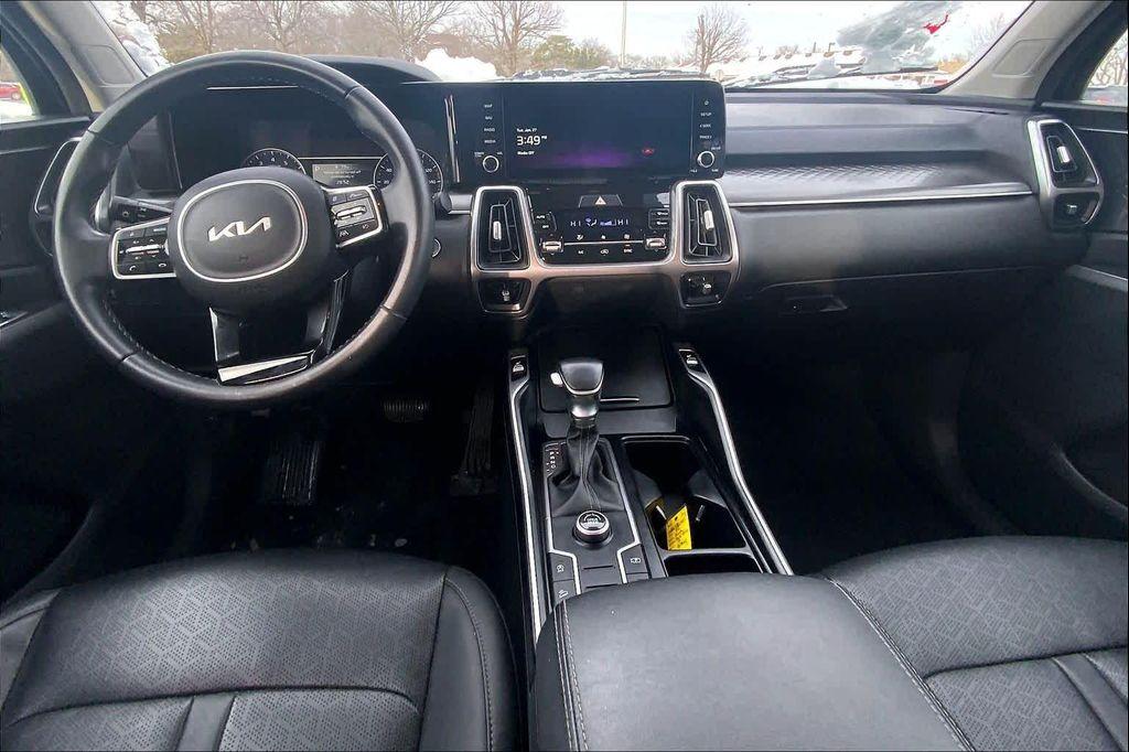 used 2022 Kia Sorento car, priced at $22,213