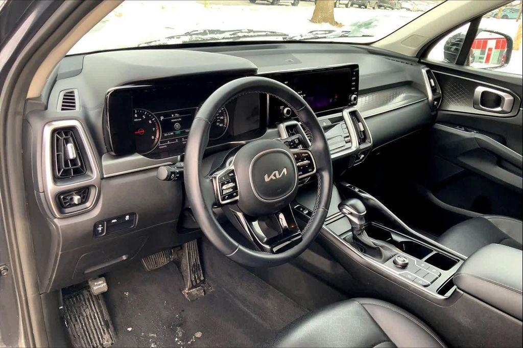 used 2022 Kia Sorento car, priced at $22,213