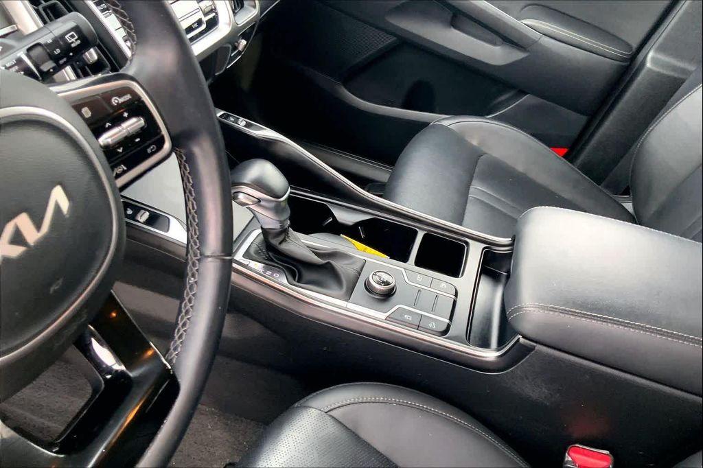 used 2022 Kia Sorento car, priced at $22,213