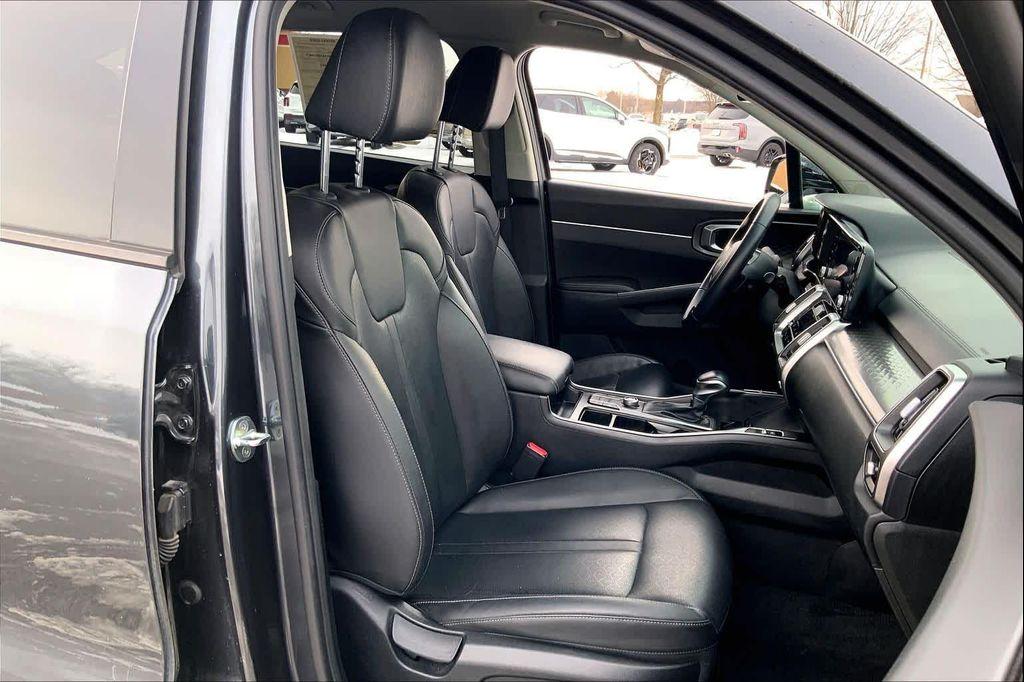 used 2022 Kia Sorento car, priced at $22,213
