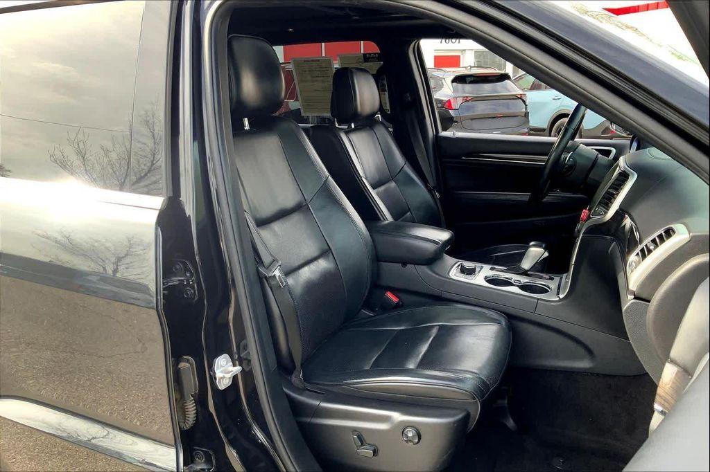 used 2016 Jeep Grand Cherokee car, priced at $15,510