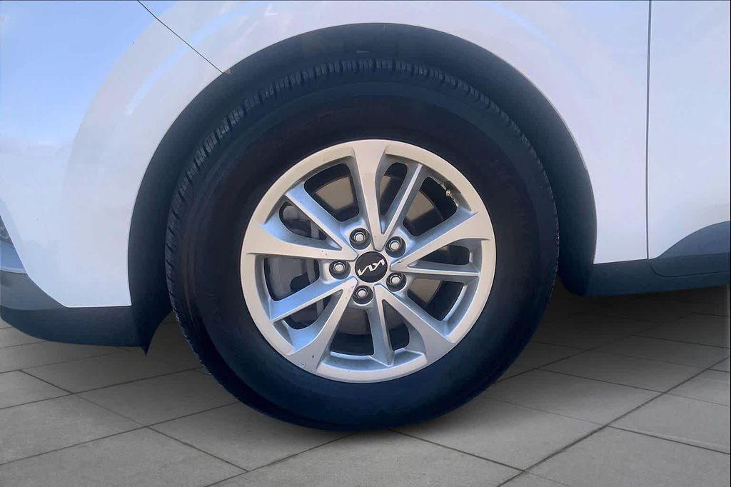 used 2024 Kia Carnival car, priced at $28,914