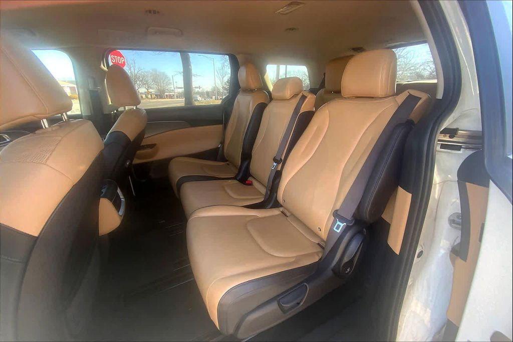 used 2024 Kia Carnival car, priced at $28,914
