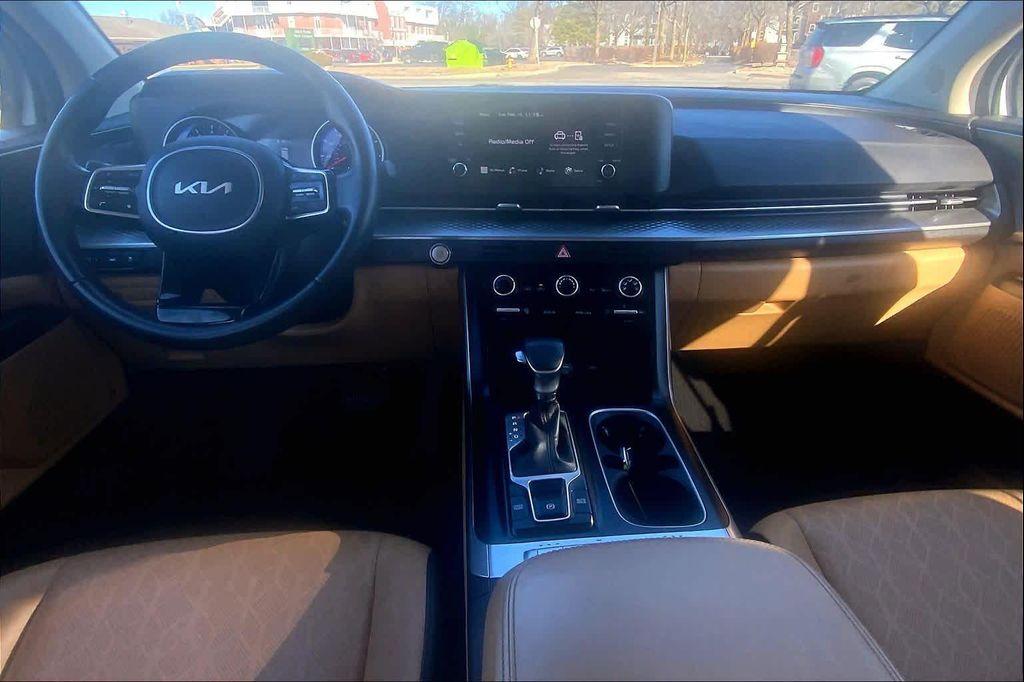 used 2024 Kia Carnival car, priced at $28,914