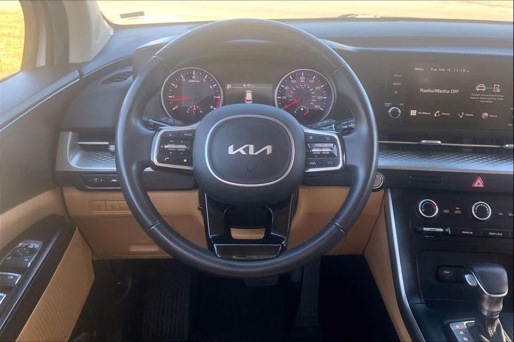 used 2024 Kia Carnival car, priced at $28,914