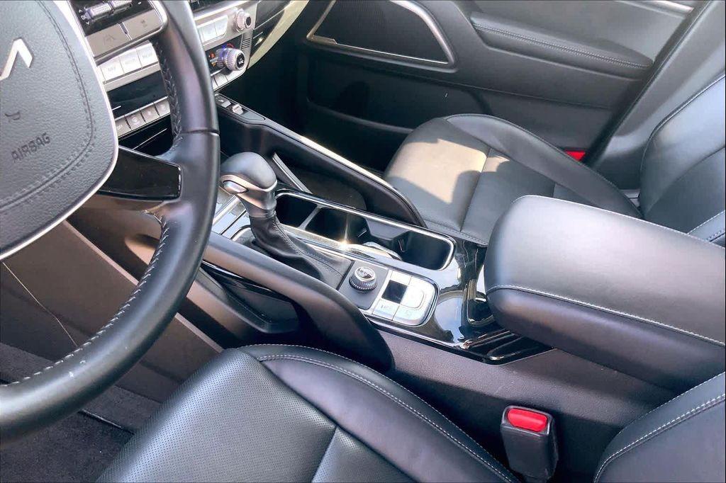 used 2025 Kia Telluride car, priced at $36,611