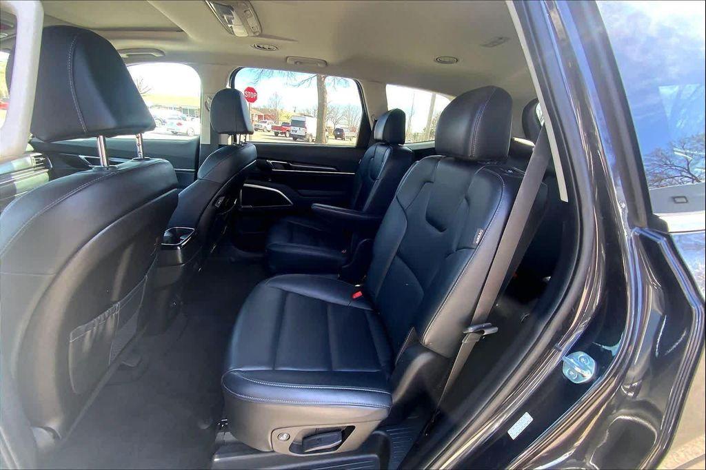 used 2025 Kia Telluride car, priced at $36,611