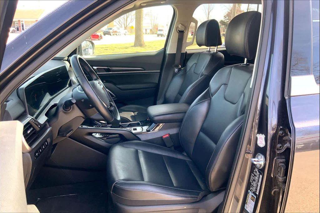 used 2025 Kia Telluride car, priced at $36,611