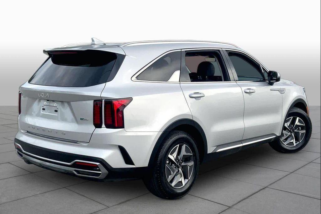 used 2022 Kia Sorento Hybrid car, priced at $25,098