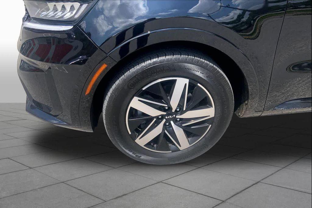 used 2022 Kia Sorento car, priced at $23,614