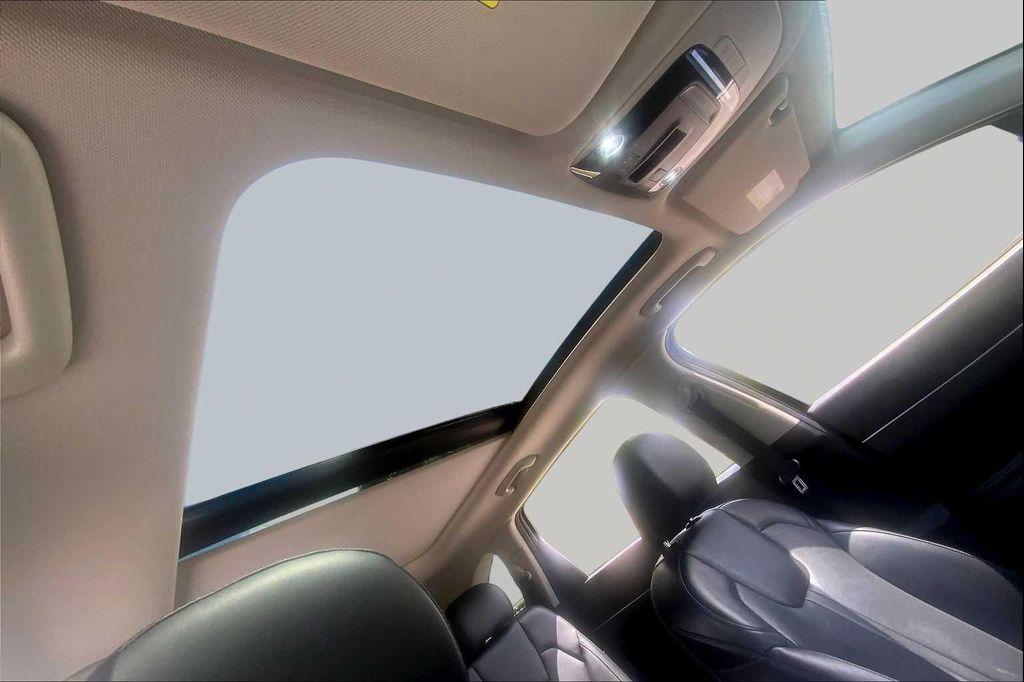 used 2022 Kia Sorento car, priced at $23,614