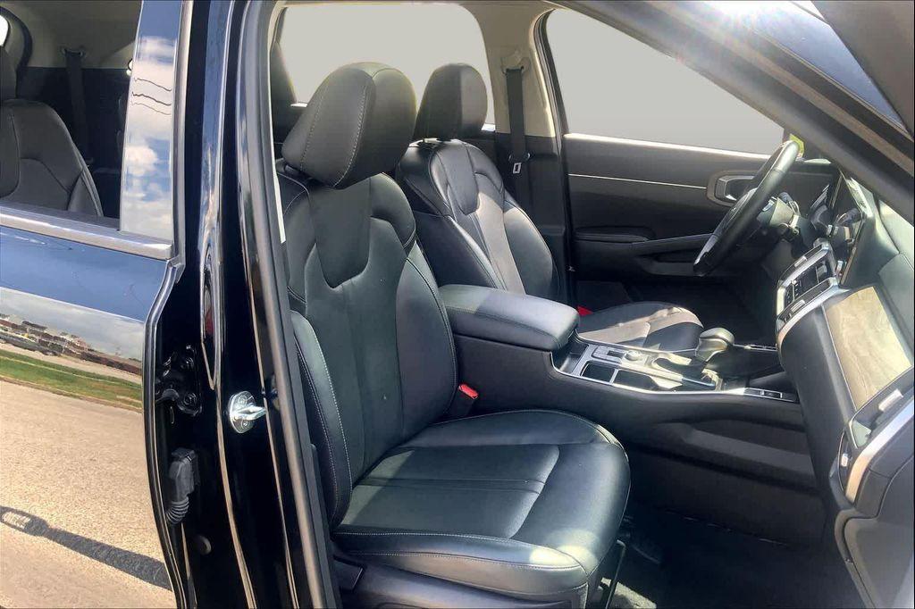 used 2022 Kia Sorento car, priced at $23,614