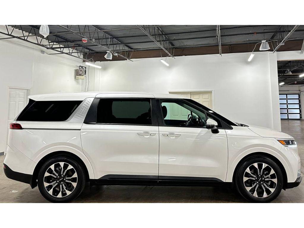 used 2023 Kia Carnival car, priced at $35,786