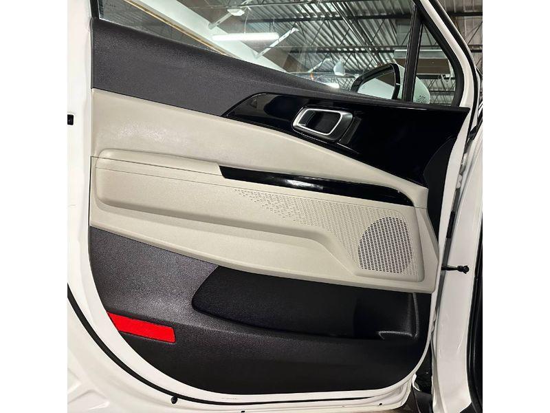 used 2023 Kia Carnival car, priced at $35,786