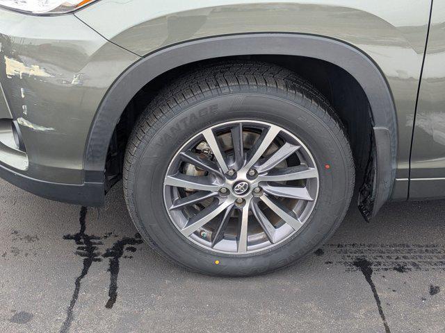 used 2018 Toyota Highlander car, priced at $23,694