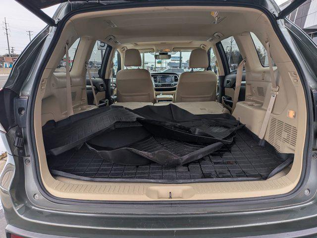 used 2018 Toyota Highlander car, priced at $23,694