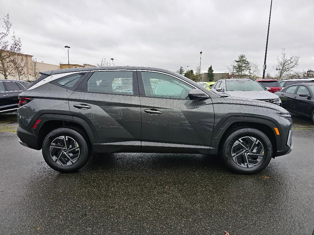 new 2026 Hyundai TUCSON Hybrid car, priced at $30,747