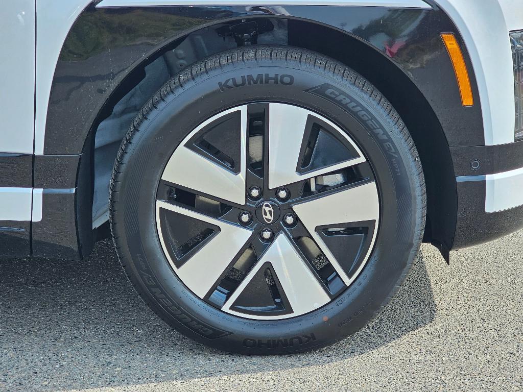 new 2026 Hyundai IONIQ 9 car, priced at $68,420