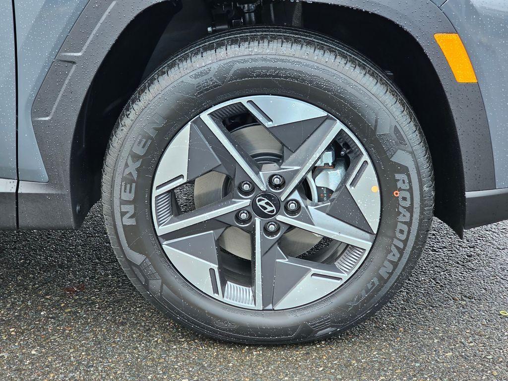 new 2026 Hyundai TUCSON Hybrid car, priced at $35,921