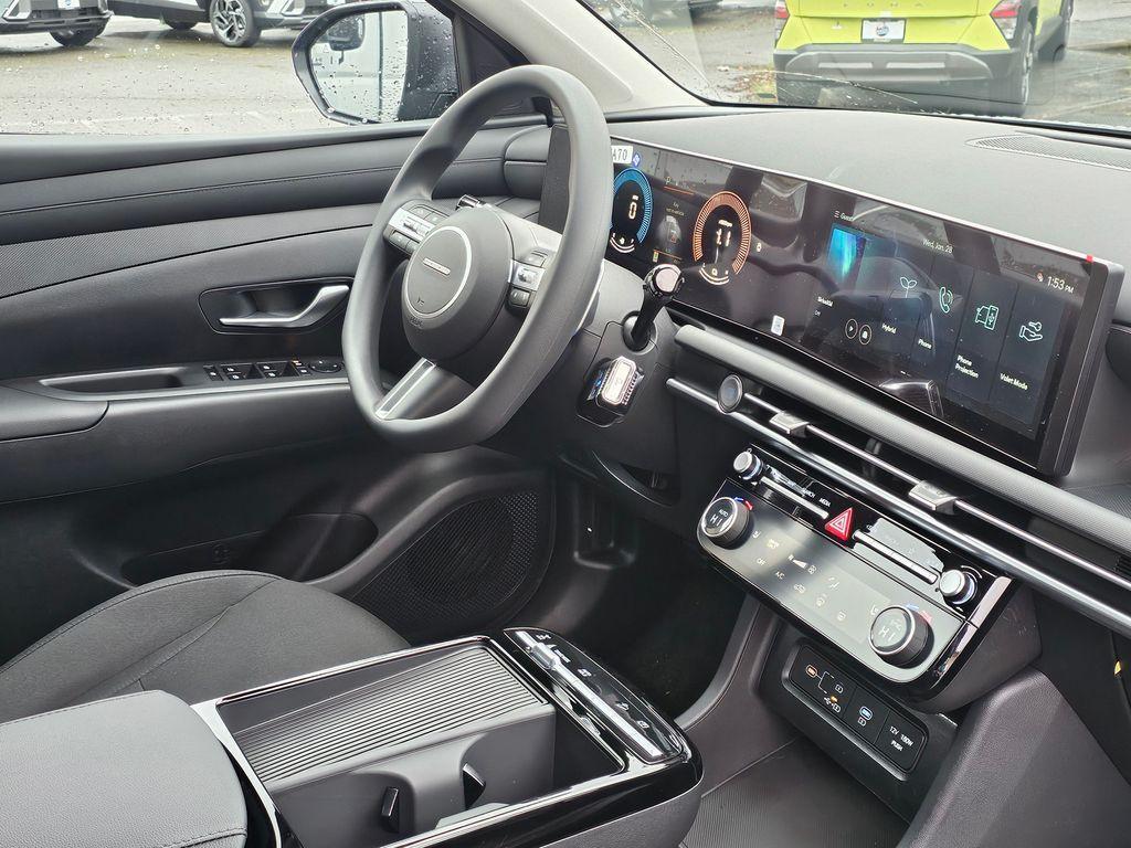 new 2026 Hyundai TUCSON Hybrid car, priced at $35,921