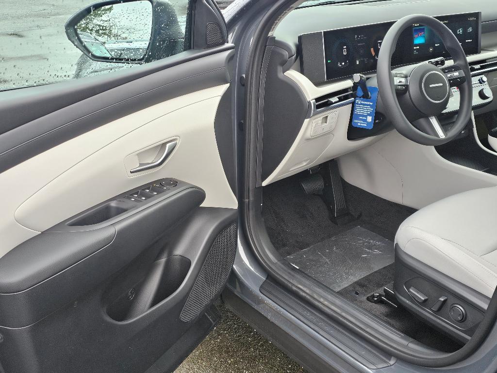 new 2026 Hyundai TUCSON Hybrid car, priced at $32,172