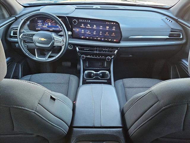 used 2024 Chevrolet Traverse car, priced at $33,903