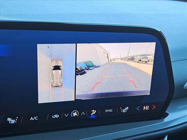 used 2024 Chevrolet Traverse car, priced at $33,903