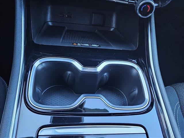 used 2024 Chevrolet Traverse car, priced at $33,903