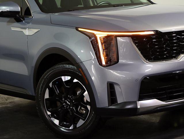 used 2024 Kia Sorento car, priced at $28,597
