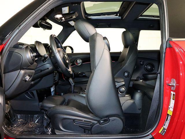 used 2023 MINI SE Hardtop car, priced at $20,412